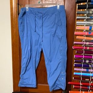 - Intro Brand capris